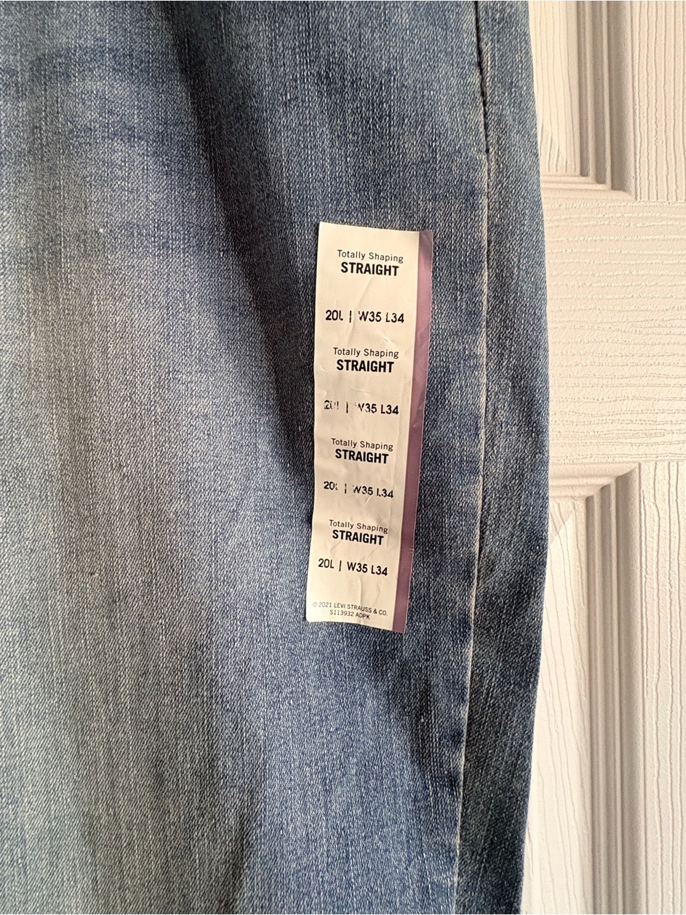 Signature Gold by Levi Strauss Totally Shaping Straight - Picture 4 of 16
